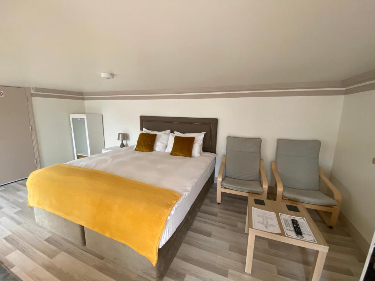 Harlestone Retreat (Adults Only) Hotel Northampton Phòng bức ảnh